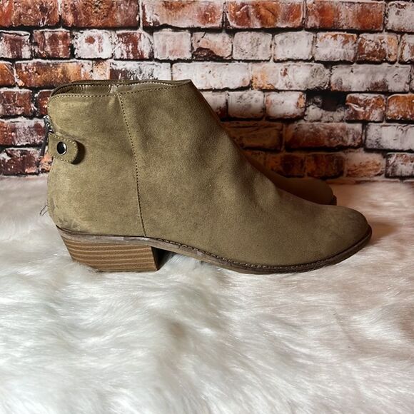 Dolce Vita Tan Ankle Boots - Picture 2 of 6